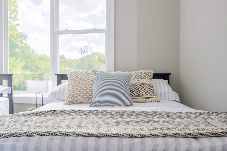 Building Photo - 1301 Baptist World Center Dr