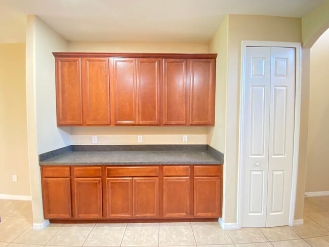 Building Photo - 519 Terrace Spring Dr