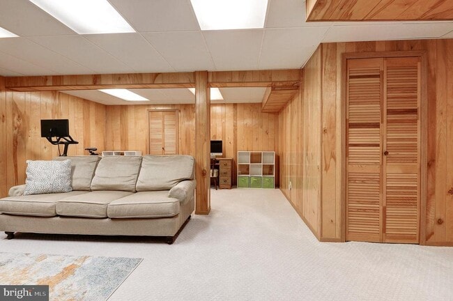 Building Photo - 8805 Honeybee Ln