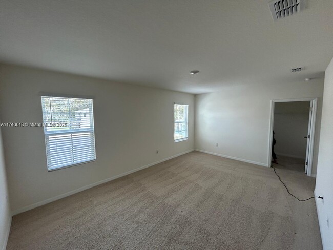 Building Photo - 3464 Sandalwood Dr