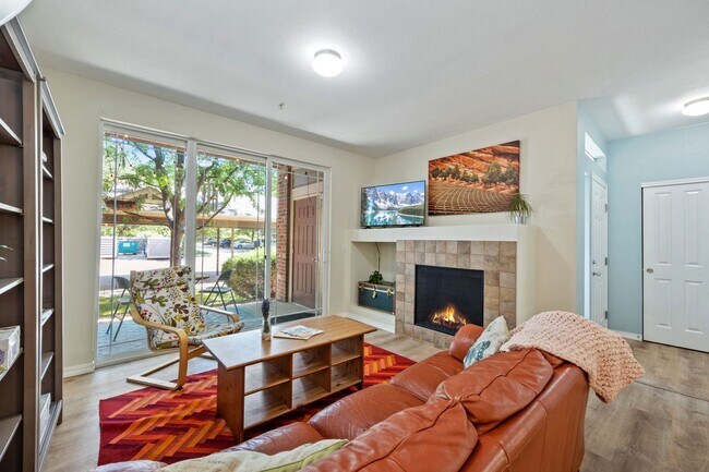 Building Photo - 2450 Windrow Dr