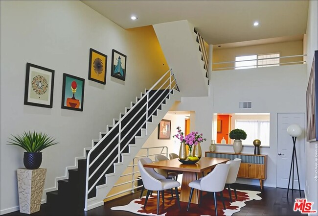 Primary Photo - 3712 Evans St W