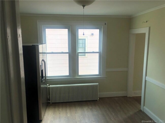 Building Photo - 132 Grand St