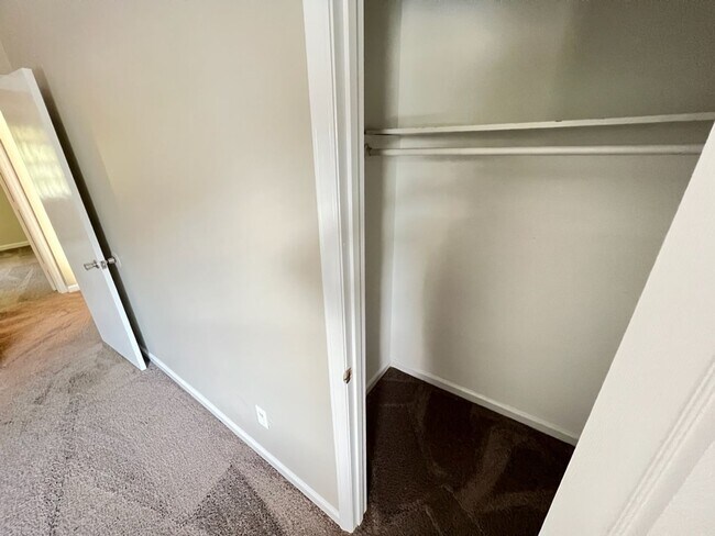 Building Photo - Updated 2 Bedroom Duplex in Durham