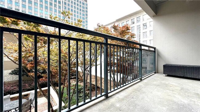 Building Photo - 3040 Peachtree Rd NW