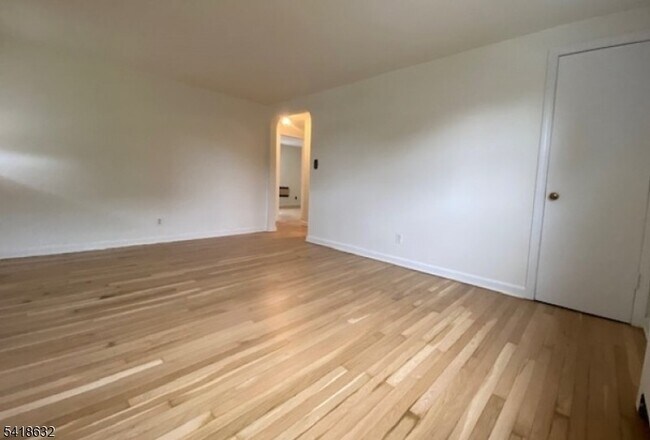 Building Photo - 1968 Vauxhall Rd