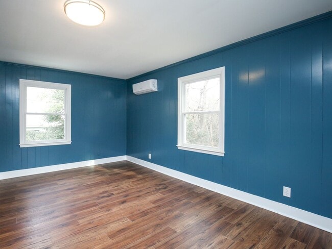 Building Photo - 4 Bed | 2 Bath House in Raleigh