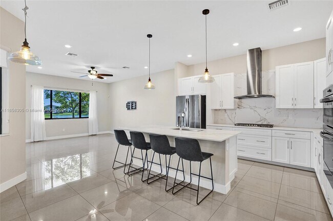 Building Photo - 10590 Mira Vista Dr