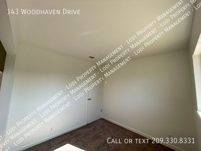 Building Photo - 143 Woodhaven Dr