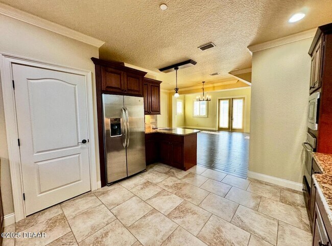 Building Photo - 5090 Riverside Dr