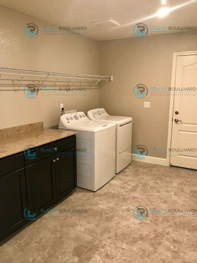 Building Photo - Welcome to your dream home in Spanish Springs, nestled off the serene Calle de la Plata.  2 Year ...