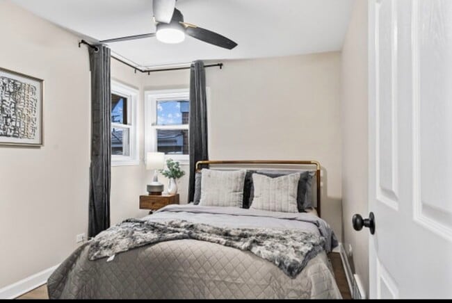 Building Photo - 3222 S 52nd Ct