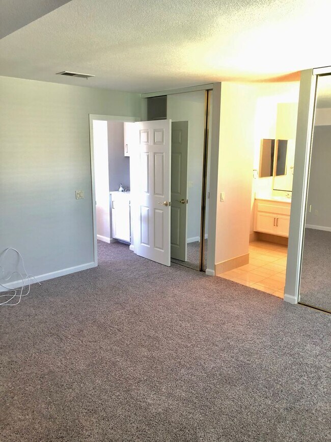Building Photo - Charming 4-Bedroom, 3-Bath