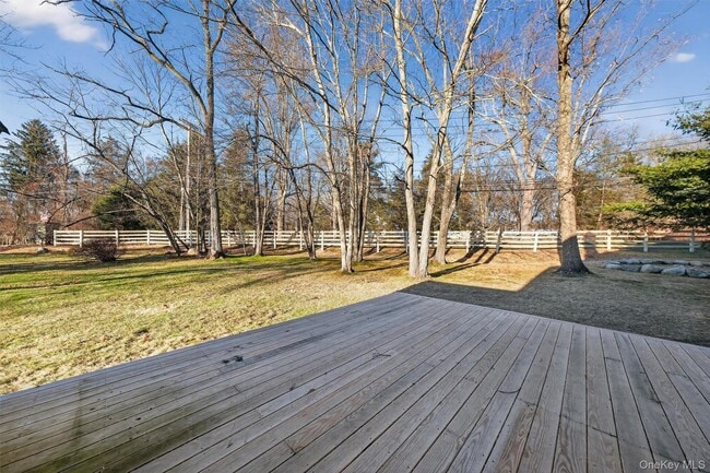 Building Photo - 1306 Nutmeg Dr