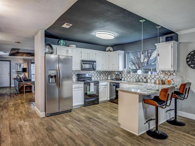 Building Photo - 7008 Bentley Ave