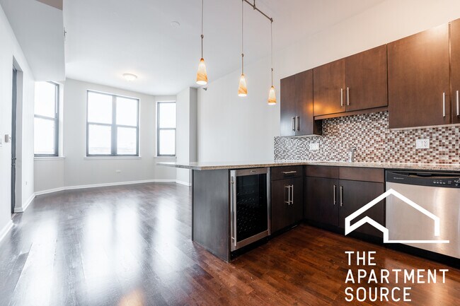 Building Photo - 1464 S Michigan Ave