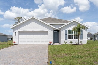 Building Photo - Spacious 4-Bedroom Retreat with 2 Full Baths in Punta Gorda – Your Dream Home Awaits!