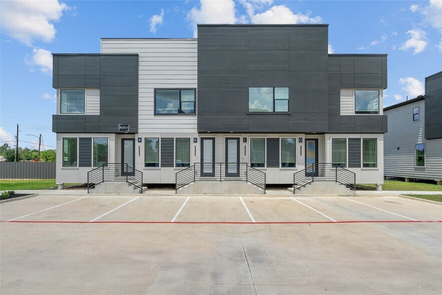 Primary Photo - Villas at Mansfield