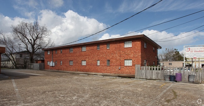 Building Photo - 412 Westwood Dr