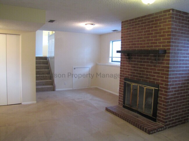 Building Photo - Great 4 Bedroom House in North Colorado Springs