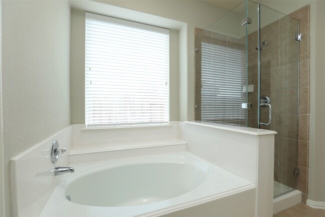 Building Photo - 9603 Red Rugosa Dr