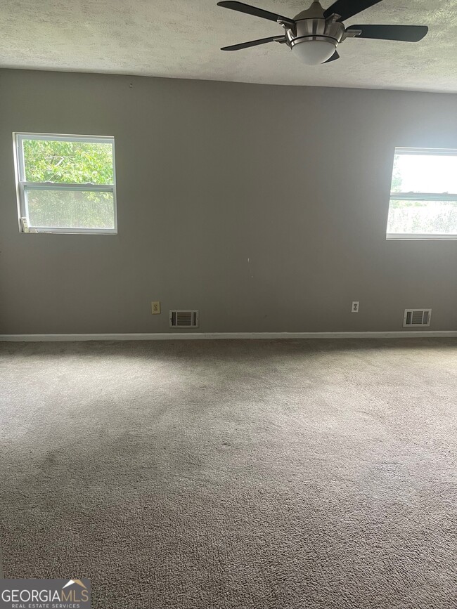 Building Photo - 2660 Turner Valley Cir SW