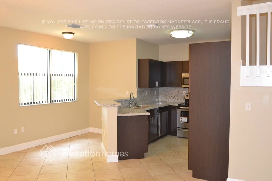 Building Photo - 3720 SW 69th Ave