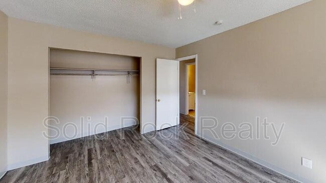 Building Photo - 335 Ruskin Dr