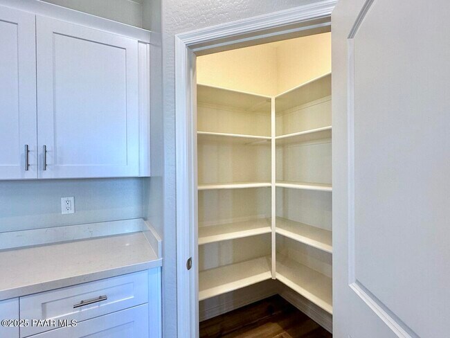 Building Photo - 7701 E Fieldstone Dr