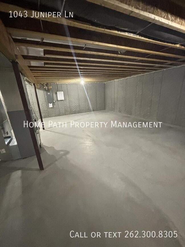 Building Photo - 1043 Juniper Ln
