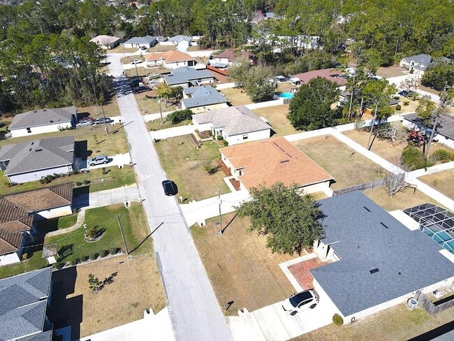 Building Photo - 9 Raemond Ln