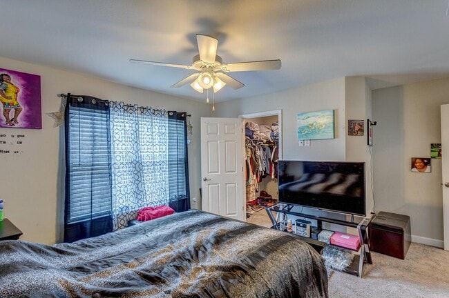 Building Photo - 9009 Banyan Beach Dr