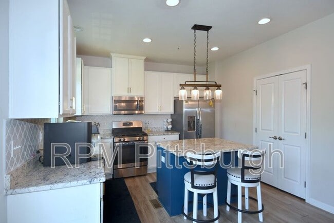 Building Photo - 1726 St Johns Ln