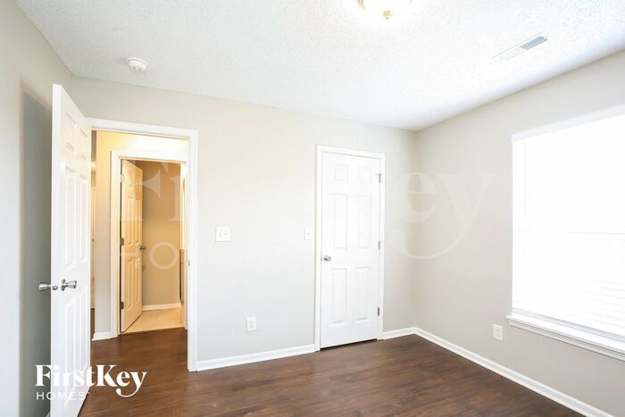 Building Photo - 9739 Gibbon Ln
