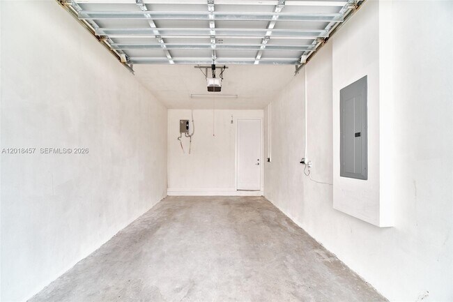 Building Photo - 10447 NW 66th St
