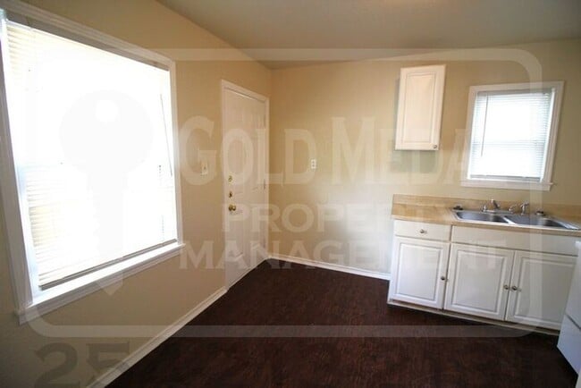 Building Photo - 1000 Morris Dr