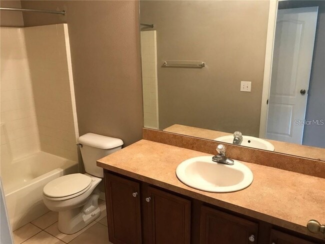 Building Photo - 15776 Fishhawk Falls Dr