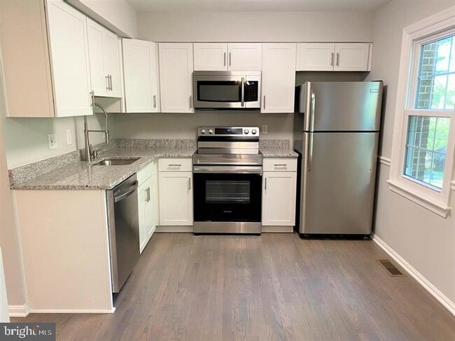 Building Photo - 5054 Head Ct