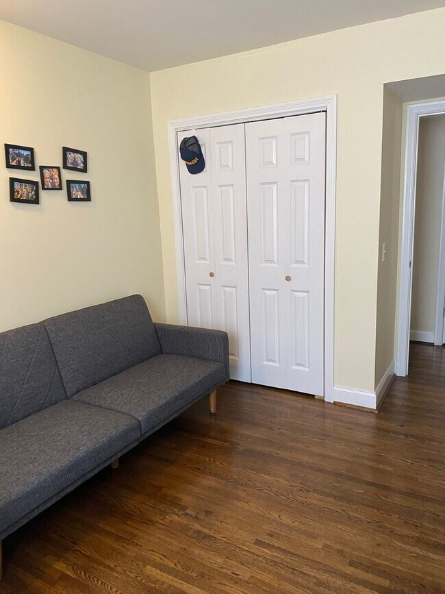 Building Photo - 246 White Bridge Pike