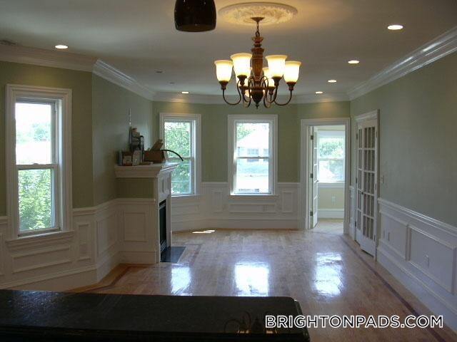 Building Photo - 55 Hobart St