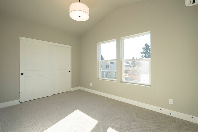Building Photo - 2 Weeks Free Rent W/ Approved Application ...