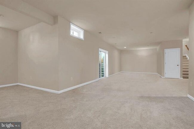 Building Photo - 4818 Clarendon Dr