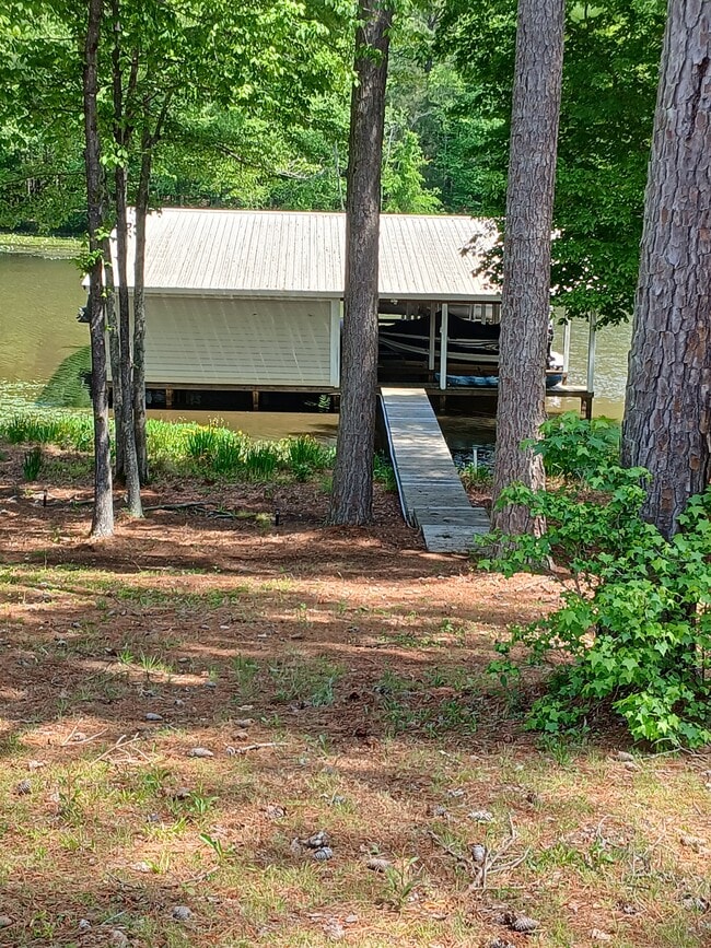 Building Photo - 3317 Birdsong Rd