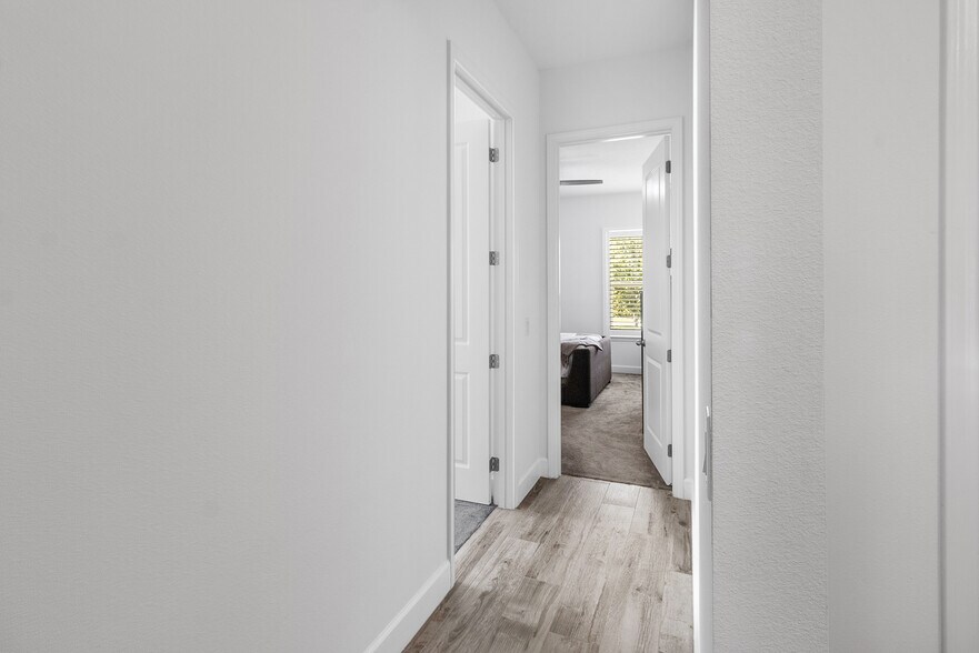 Building Photo - 7531 Mandarin Grove Way