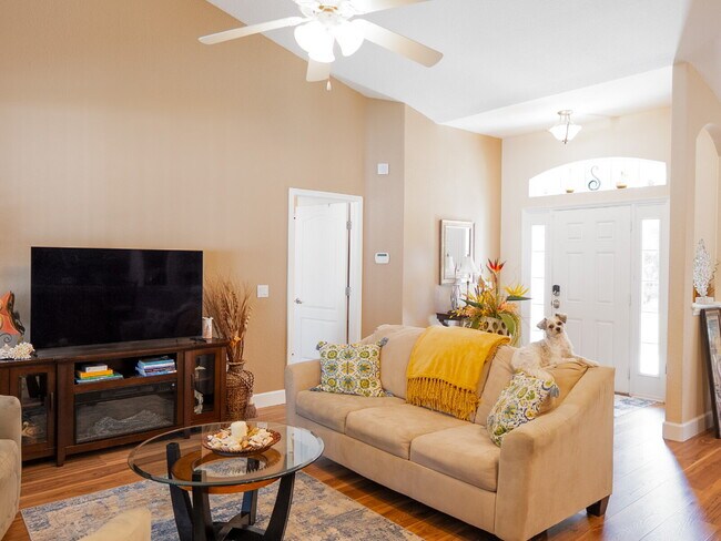 Building Photo - Move in with Zero Deposit! Turnkey Furnish...