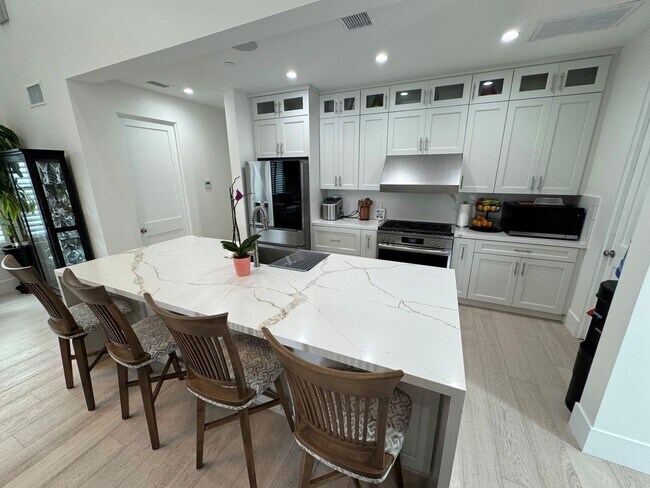 Building Photo - Luxury Coastal Living – Brand New Custom H...