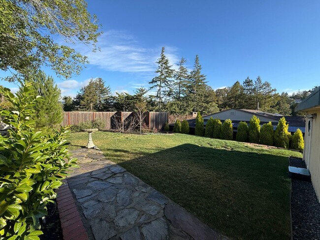 Building Photo - Luxury Upper Piedmont Estate