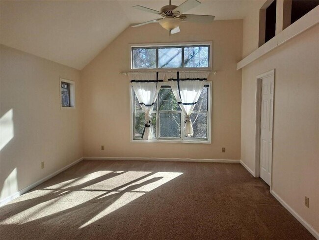 Building Photo - 2431 Coosawattee Dr NE