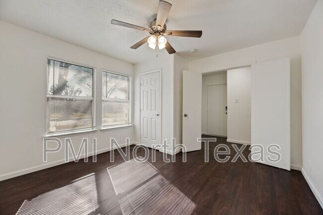 Building Photo - 1580 Chivalry Ln