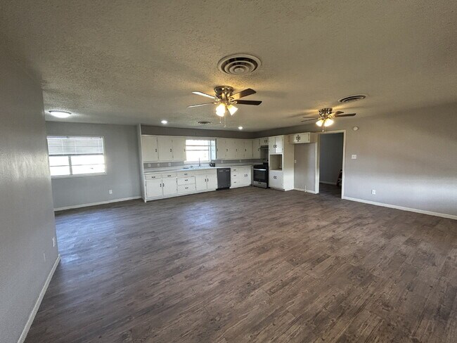 Building Photo - Country Living! Newly Updated 3-bed/2-bath in Frenship ISD!